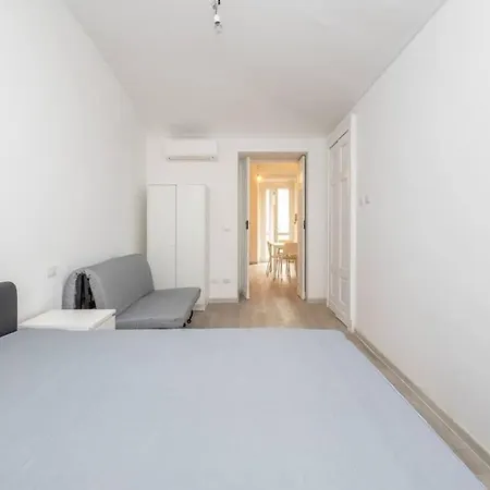 Modern 350m From Piazza Vittorio *