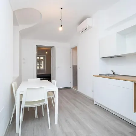 Modern 350m From Piazza Vittorio Apartment